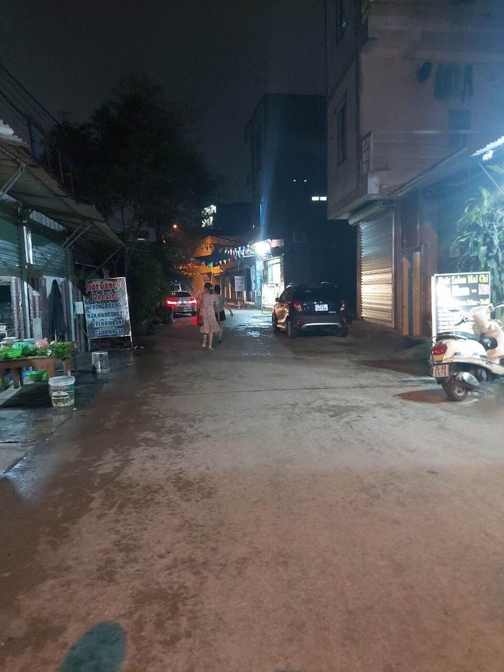 chính chủ nhờ bán 1 siêu phẩm giá tụt quần. nhà trọ 3 tầng lãm làng quế võ bắc ninh dt 220m