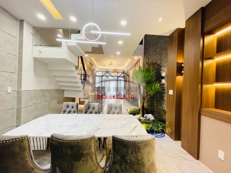 Bán nhà Mặt tiền Gò Vấp 4,5 tấm Cá Sân Đỗ Ô Tô Thiết Kế Hiện Đại