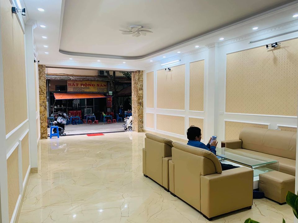 BÁN NHÀ DƯƠNG QUẢNG HÀM CẦU GIẤY NHÀ MỚI ĐẸP KINH DOANH THANG MÁY Ô TÔ TRÁNH
