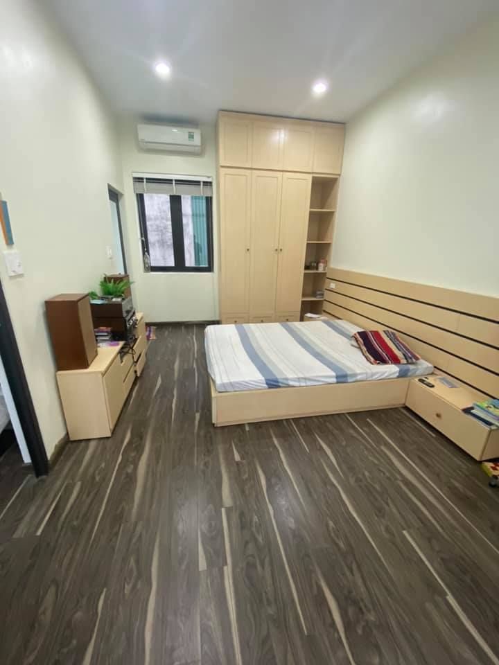 gia đình cần bán căn nhà cực đẹp mặt đường lớn đường Phố Hương, p. Trung Thành Thái Nguyên