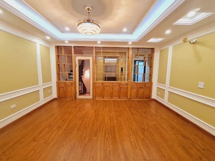 CHÍNH CHỦ CẦN BÁN NHÀ PHỐ TRUNG KÍNH CẦU GIẤY XÂY MỚI 7T KHU PHÂN LÔ QUÂN ĐỘI CẦU THANG MÁY
