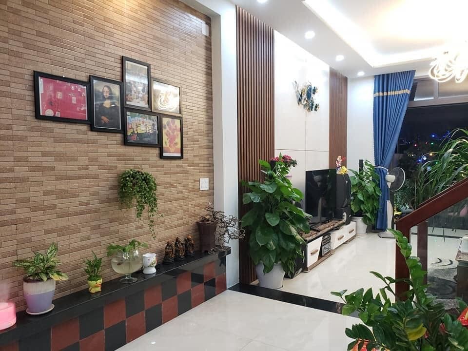 Bán nhà Vĩnh Phúc, Ba Đình giá 4 tỷ 6 dt 74m2, MT cực rộng 5.5m 4 tầng, khung cột bê tông, 4pn