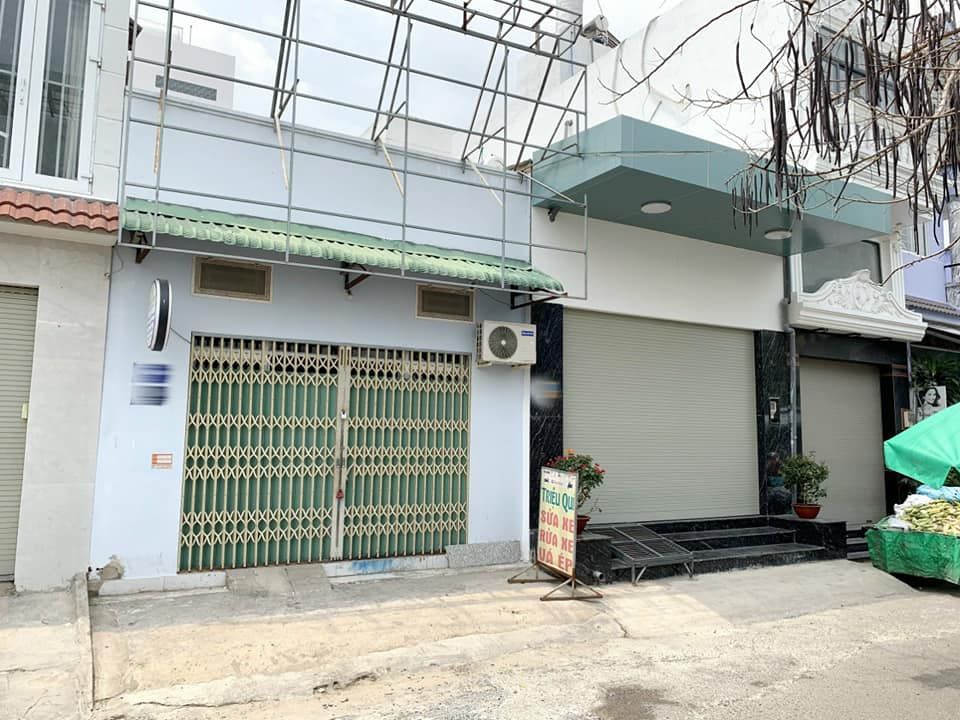 Cần bán nhà ngay chợ phú thuận quận 7