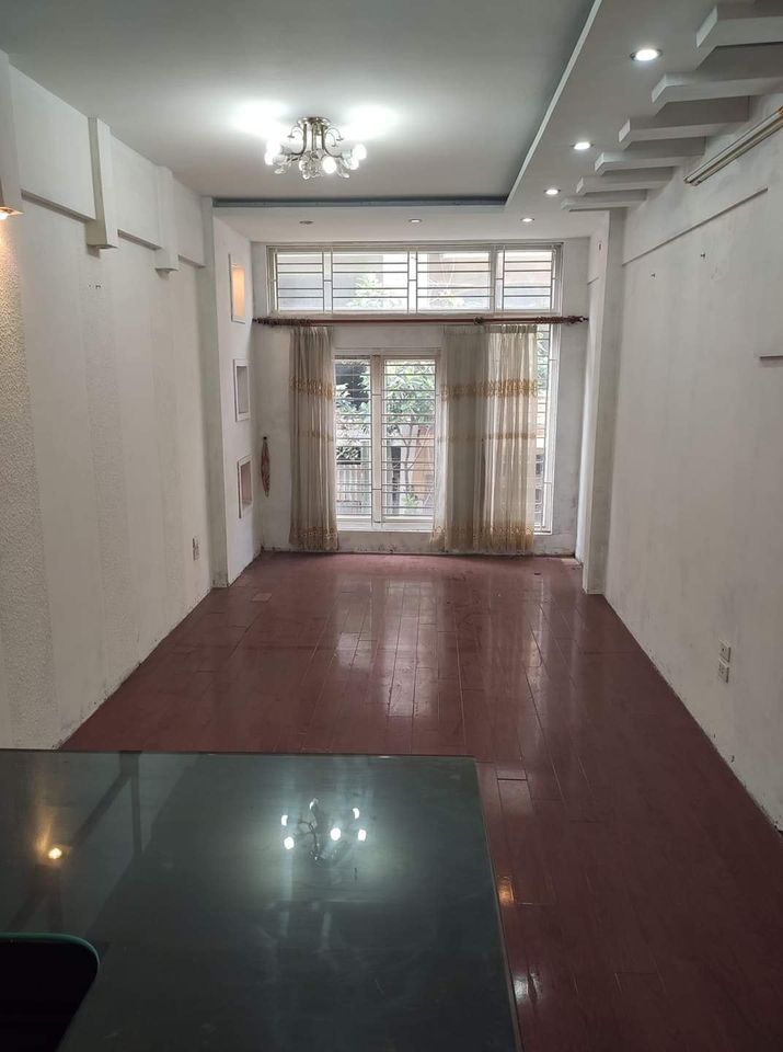 Bán nhà măt phố kinh doanh đông đúc và sầm uất tại khu quần thể 72HA Vĩnh Phúc, Ba Đình, Hà Nội