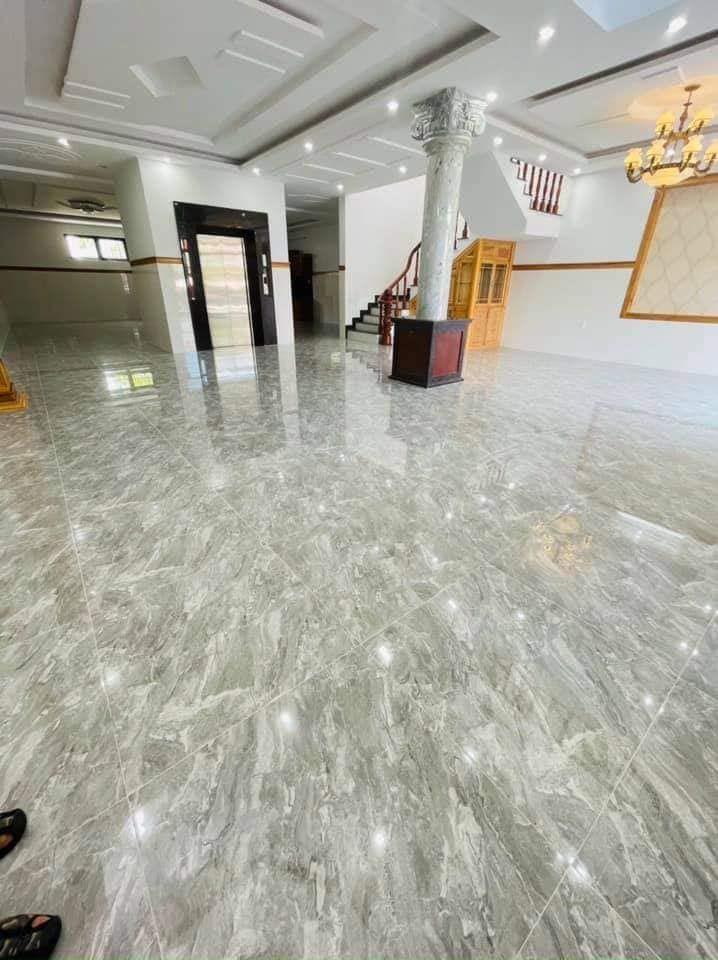 Bán Cao Ốc mt đường 30-4 p. Thắng Nhất. Tp Vũng Tàu. Vị trí ngay ngã 3 Hàng Dương Nguyễn Hữu Cảnh