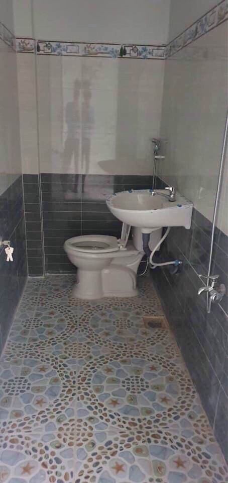 BÁN NHÀ 1 TRỆT 1 LẦU ĐƯỜNG ĐINH ĐỨC THIỆN CÁCH CHỢ BÌNH CHÁNH 5 PHÚT nhà có 4 phòng ngủ 2 toilet