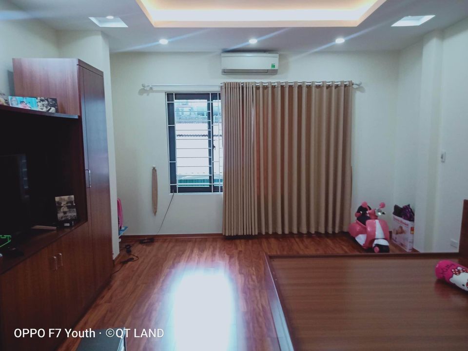 Gia Đình cần bán gấp nhà Xã Đàn, Đống Đa, giá 3,x tỷ. Nhà rất đẹp, tầm tiền hiếm