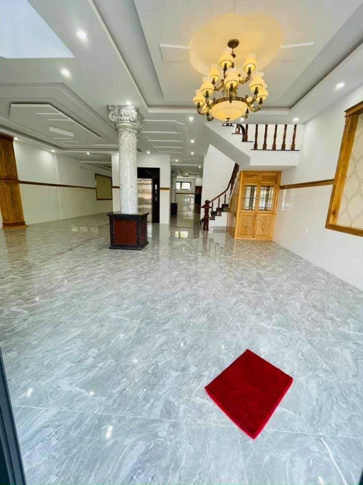 Bán Cao Ốc mt đường 30-4 p. Thắng Nhất. Tp Vũng Tàu. Vị trí ngay ngã 3 Hàng Dương Nguyễn Hữu Cảnh