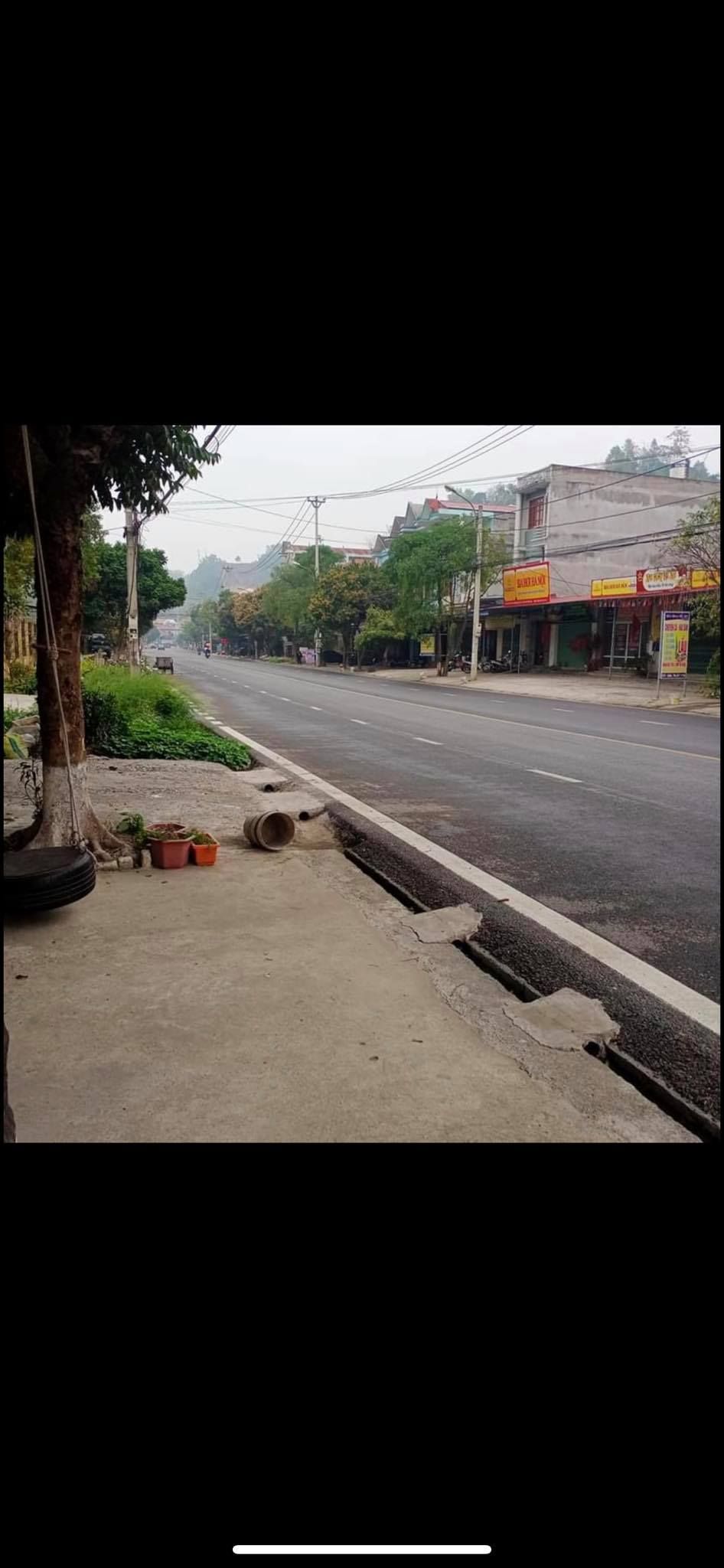 Bán nhà mặt đường 27 Bắc Kạn diện tích 10x26m2 đã xây 140m2 còn 120m2 chưa xây. Nhà 3 tầng