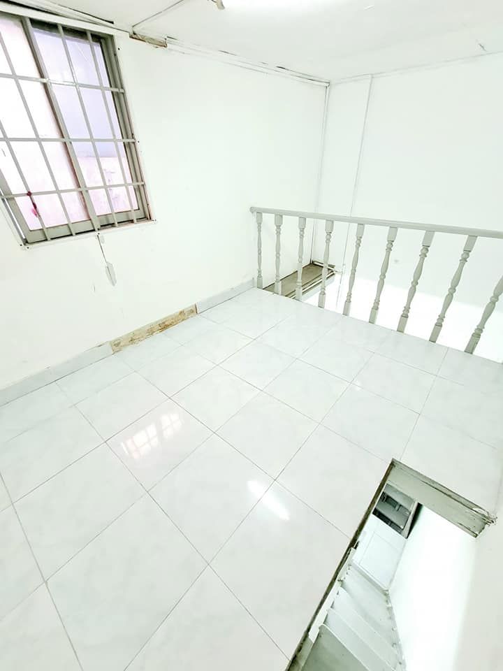 Bán Căn Nhà Nhỏ Sổ Hồng Riêng, Vị trí 1/ Đường Hoàng Văn Thụ, Phường 9, Quận Phú Nhuận