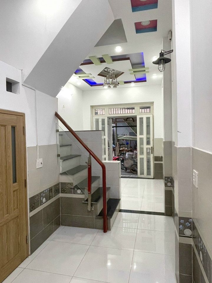 Bán Nhà sỗ hồng riêng 4x12m chĩ 650 triệu gần chợ bình chánh