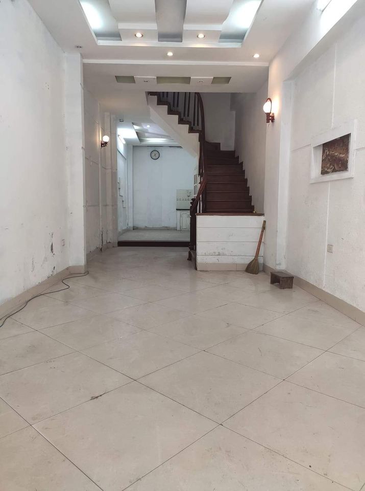 Bán nhà măt phố kinh doanh đông đúc và sầm uất tại khu quần thể 72HA Vĩnh Phúc, Ba Đình, Hà Nội