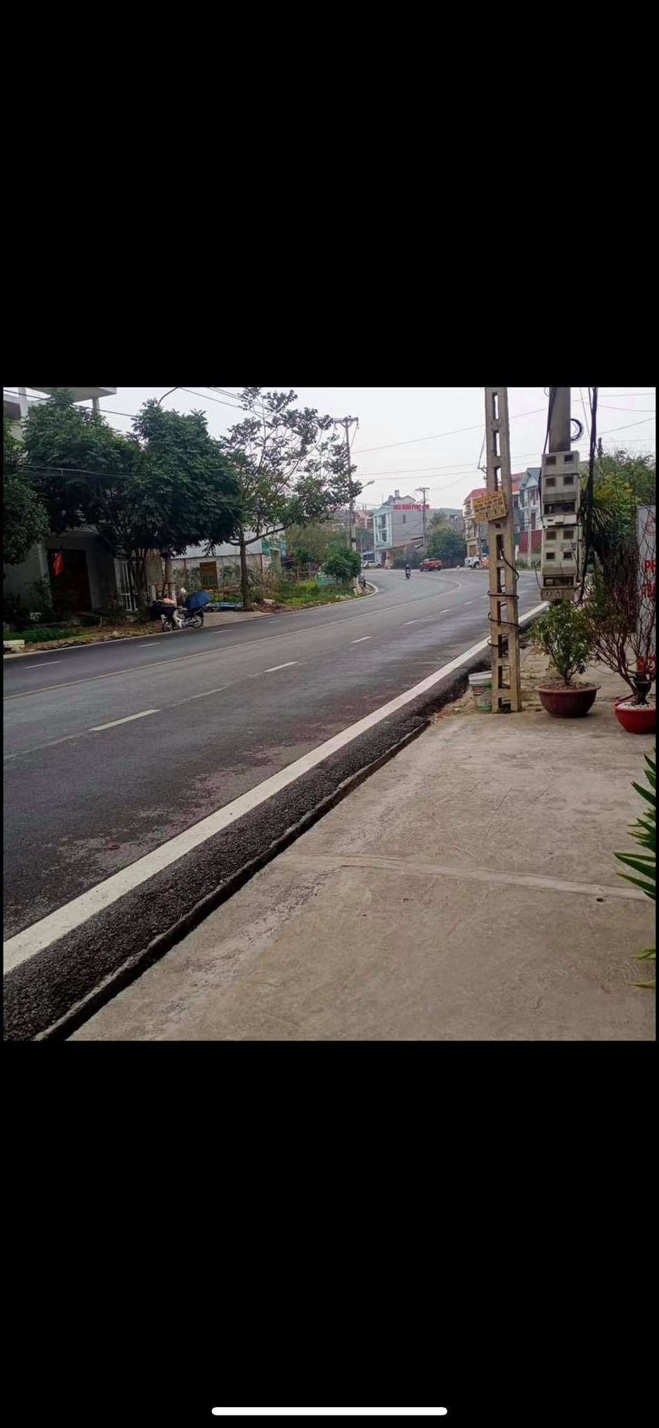 Bán nhà mặt đường 27 Bắc Kạn diện tích 10x26m2 đã xây 140m2 còn 120m2 chưa xây. Nhà 3 tầng