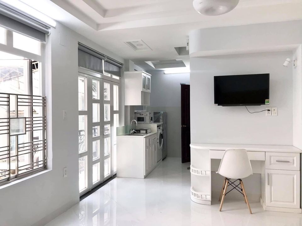 Cho thuê Căn hộ dịch vụ quận 1 Lý Tự Trọng Ban công bến thành, q1 Điện 4k