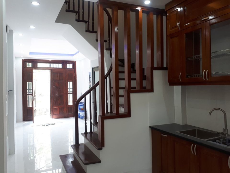 Nhà 4 tầng đối diện ĐH Công Nghiệp Hà Nội,tầng 2 phòng ngủ thiết kế rất đẹp mắt.