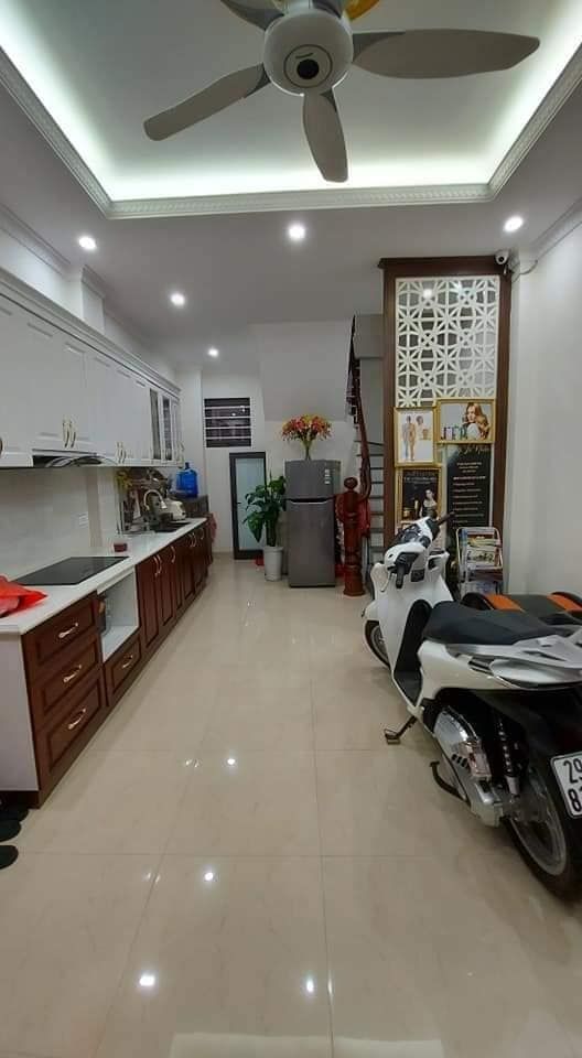 SIÊU PHẨM LẠC LONG QUÂN ĐẸP LONG LANH NỘI THẤT CỰC XỊN 31m2 VỚI GIÁ HẤP DẪN 3,85 TỶ