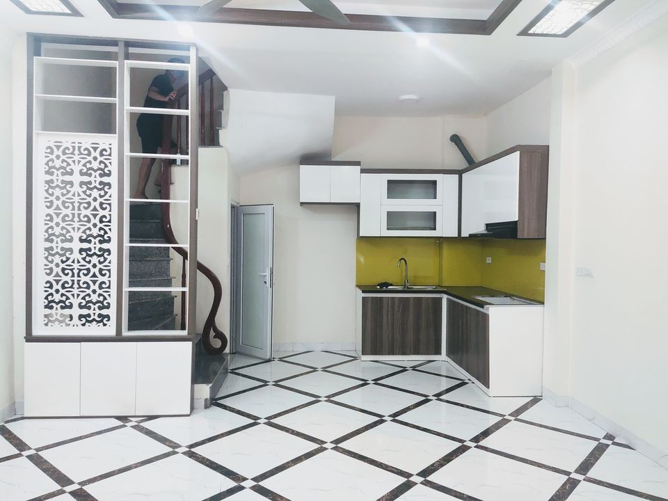 Nhà hiếm vị trí đẹp vài bước chân ra đường ôtô,gần chân cầu vượt Xuân Phương Nam Từ Liêm