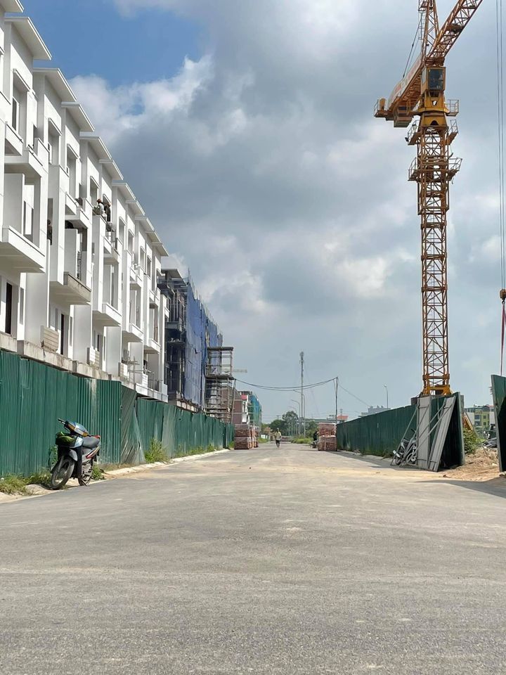 Bán shophouse đối diện 4 toàn chung cư, Vị trí nằm tại phù chẩn Từ sơn bắc ninh