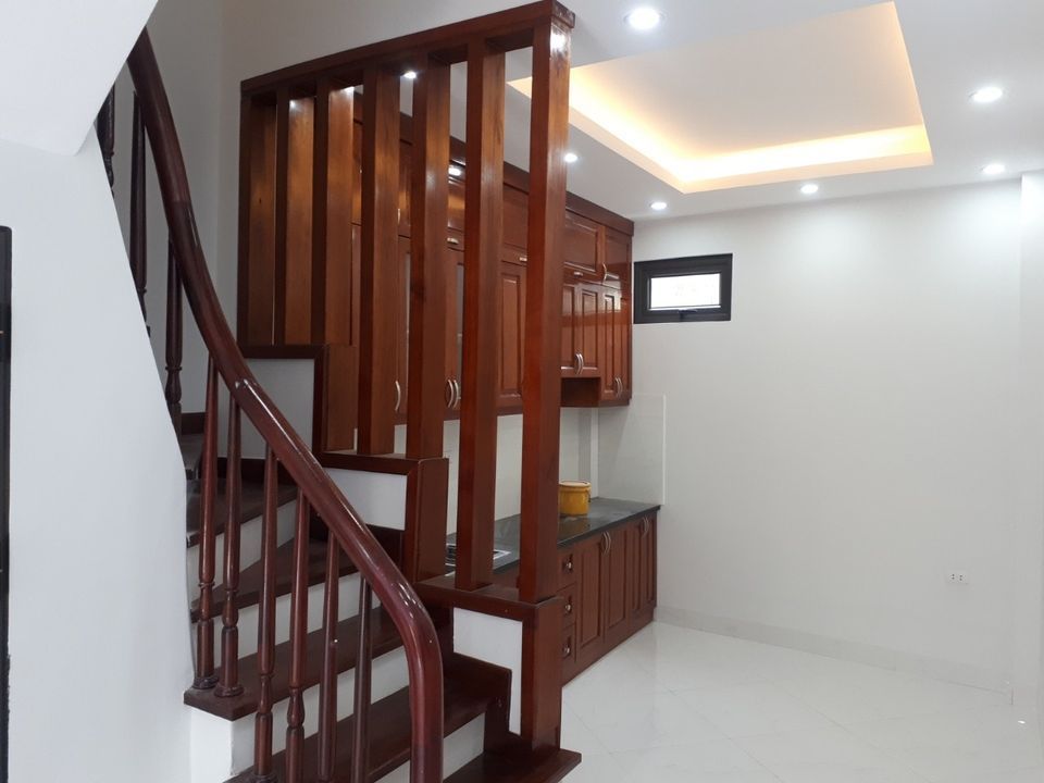 Nhà 4 tầng đối diện ĐH Công Nghiệp Hà Nội,tầng 2 phòng ngủ thiết kế rất đẹp mắt.
