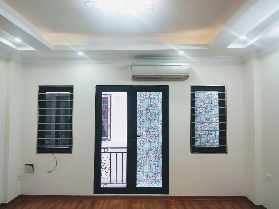 Nhà hiếm vị trí đẹp vài bước chân ra đường ôtô,gần chân cầu vượt Xuân Phương Nam Từ Liêm