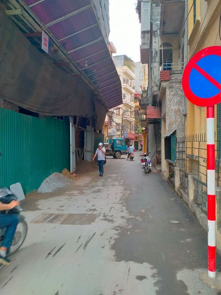 Gia đình cần bán căn nhà ngõ 134 phố Lê Trọng Tấn, Thanh Xuân Diện tích 64.2m2