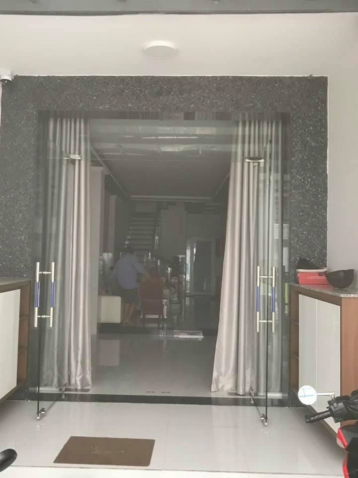 Cho Thuê Nhà Trệt Lầu Mới CÁCH BỜ HỒ HUỲNH CƯƠNG 20M Diện tích Ngang 4m Dài 26m
