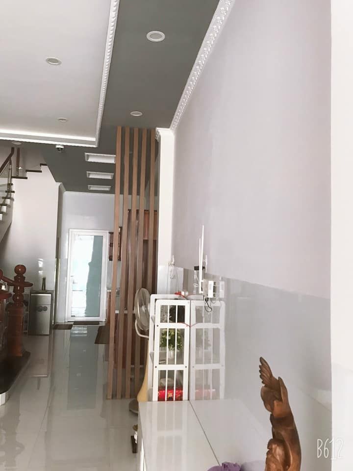 Cho Thuê Nhà Trệt Lầu Mới CÁCH BỜ HỒ HUỲNH CƯƠNG 20M Diện tích Ngang 4m Dài 26m