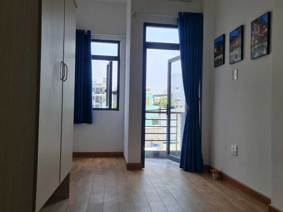 DUY NHẤT CÒN 1 PHÒNG NGAY ĐOÀN VĂN BƠ Q4 CÓ BALCON ĐẦY ĐỦ ÁNH SÁNG