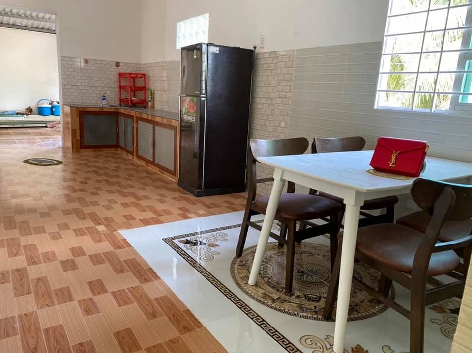 Cho thuê nhà nguyên căn Khu vực Phú Nhuận Bến Tre Diện tích 144m2 Đường lộ 4-5m, có camera