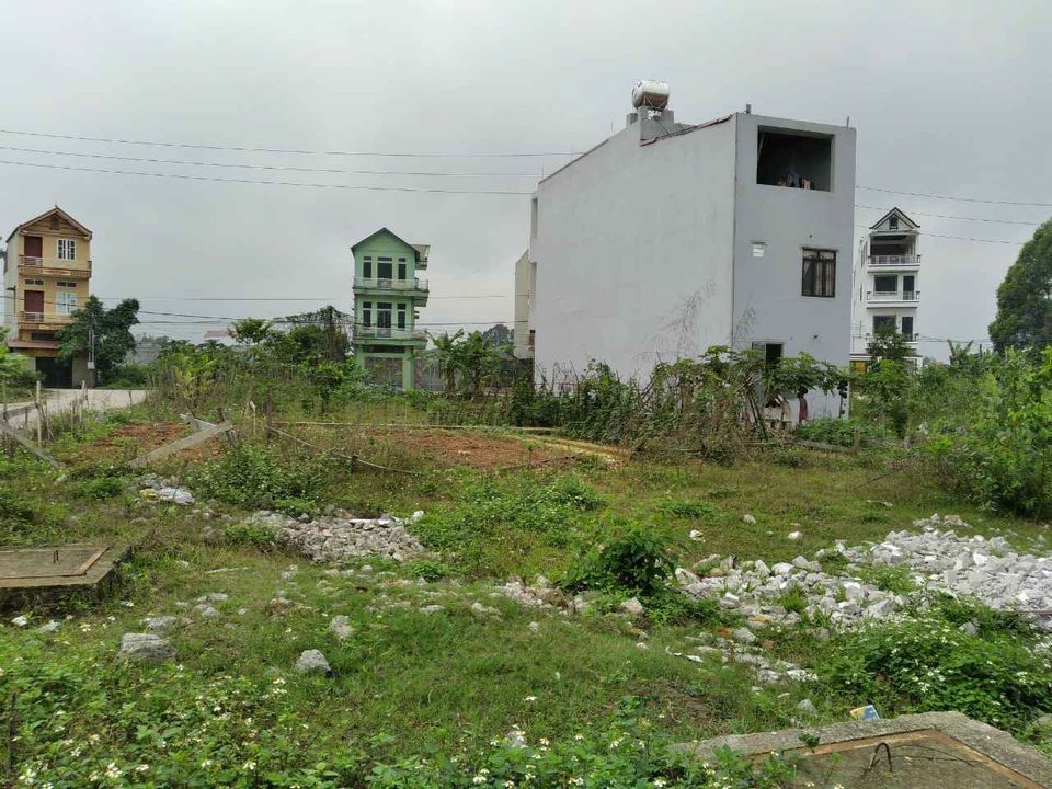 Cần bán lô Đất Đẹp ( Lô Góc) khu giãn Dân đấu giá, tại Thôn Kép, Xã Hương Gián, Yên Dũng, Bắc Giang