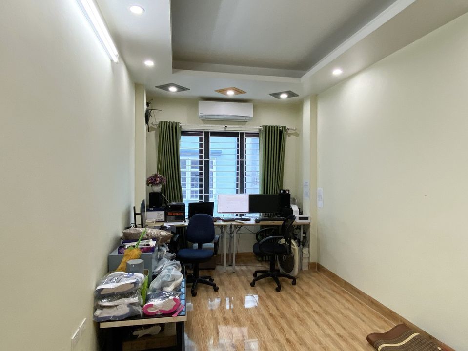 Tin nổi bẩt bán nhà 5 tầng VÂN CANH-HOÀI ĐỨC.Cách đường ôtô 10m.Gần chợ,10phút vào Mỹ Đình Nhà