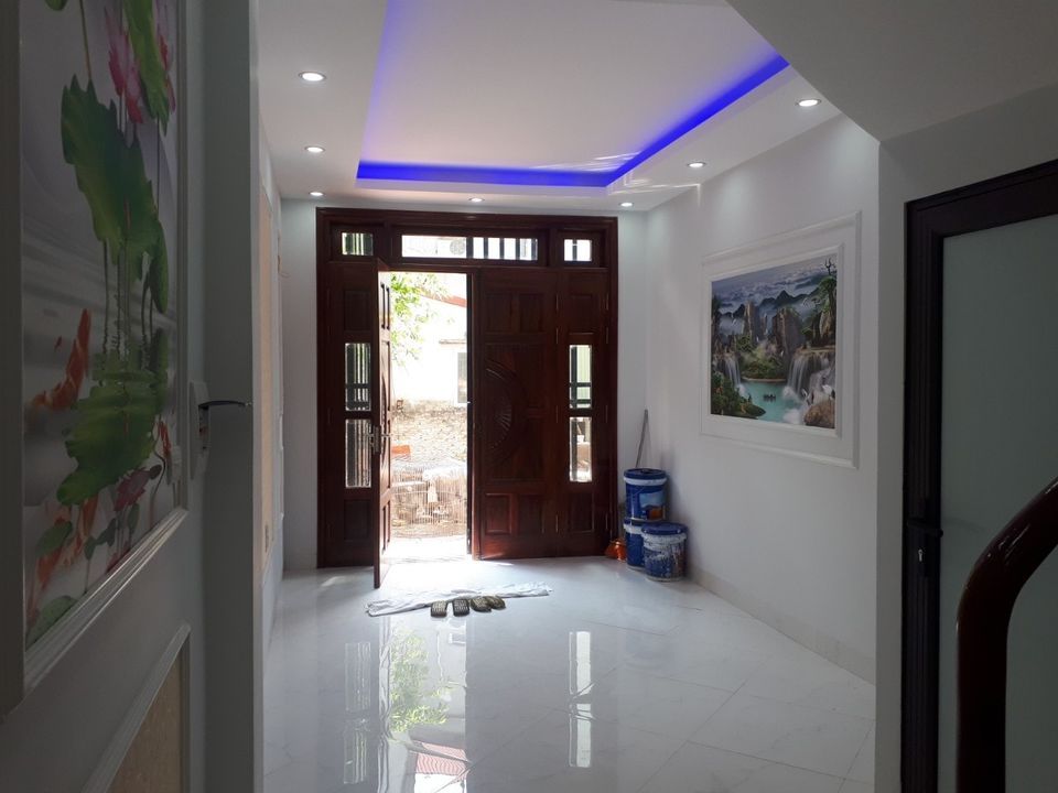 Nhà 4 tầng đối diện ĐH Công Nghiệp Hà Nội,tầng 2 phòng ngủ thiết kế rất đẹp mắt.