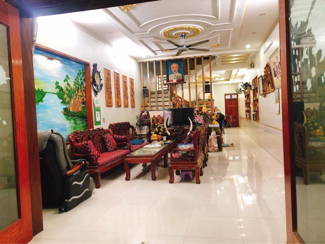 Cần bán nhà tại 193 lý thường kiệt hà Giang. Bìa đỏ chính chủ. LH 0912105976 biết thêm chi tiết