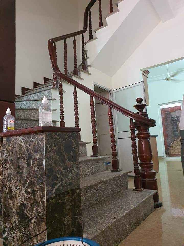 Bán nhà ngay mặt phố Hoàng Như Tiếp , Nguyễn Văn Cừ, ngõ ôtô, 65m2 x 4 tầng SĐCC vuông vắn