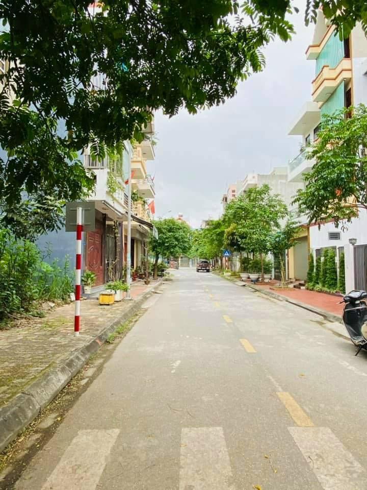 Cần bán đât LK hướng Tây tứ trạch mặt đường đô thị rộng 10.50m gần ngã tư Thanh Bình Trần văn Giáp