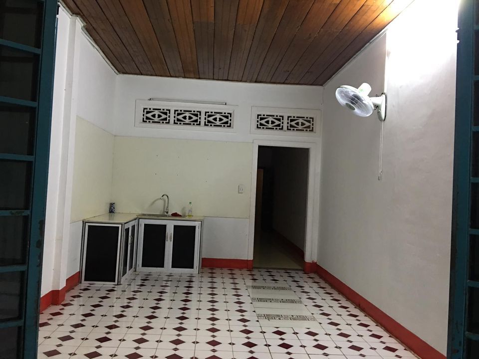 Cho thuê nhà nguyên căn, 1 sân đậu xe, 1 pk, 1 pn có tolet, 1 bếp, 1 vs ngoài. Tổ 2, Nghĩa Thành
