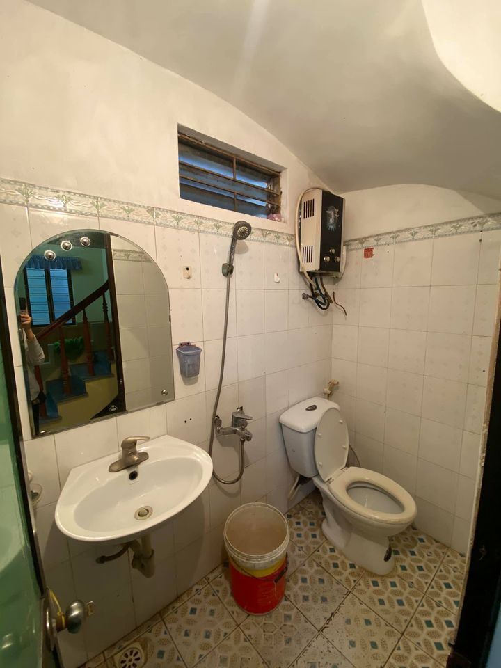 CHO THUÊ NHÀ NGUYÊN CĂN 3 TẦNG NGÕ 263 LẠCH TRAY Nhà chủ yếu cho hộ gia đình thuê nên rất sạch sẽ