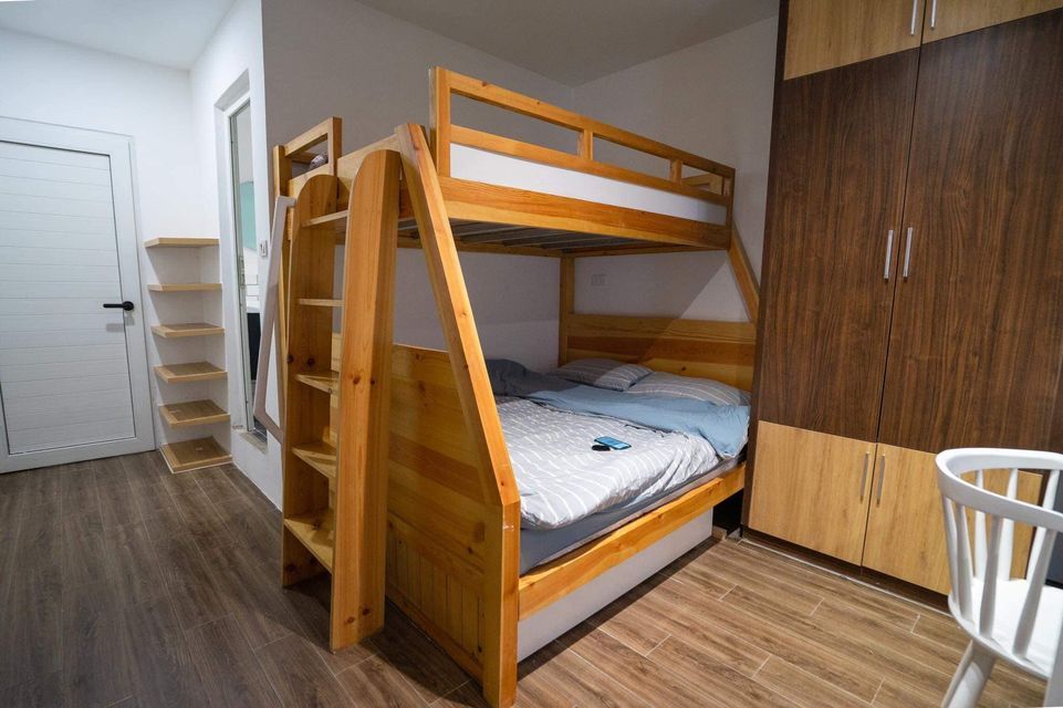 bán nhà 11 tầng Đường Lương Thế Vinh, P. Trung Văn, Q. Nam Từ Liêm, Hà Nội. 61m2; Mặt tiền: 4,5 m2