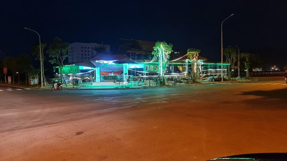Gia đình đang cần bán nhanh lô đất đẹp vuông vắn giáp shop kem Tràng Tiền Thẳng cổng chữ A đi vào