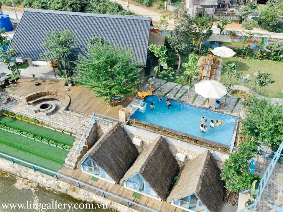 Bán 1100m2. SẴN Homestay bám Hồ. Đường nhựa. Vân Hòa Ba Vì Hà Nội. Giá covid