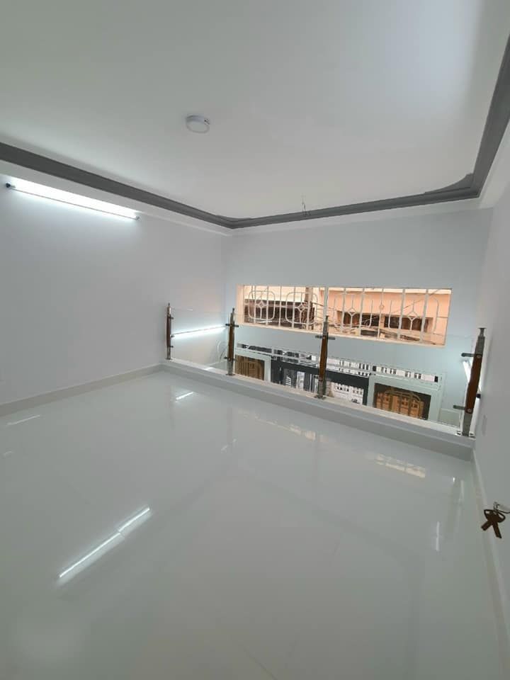 Bán nhà đuờng Ông ích Khiêm p14 Q11 Diện tích 3,8 x 9,20 Trệt 1 lửng 2 lầu