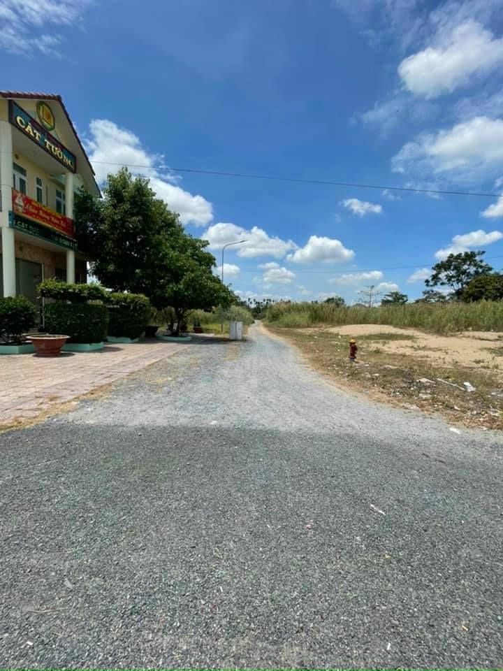 CẦN BÁN NỀN BIỆT THỰ ĐƯỜNG ĐẠI LỘ VÕ VĂN KIỆT PHƯỜNG 3, TP VỊ THANH, HẬU GIANG