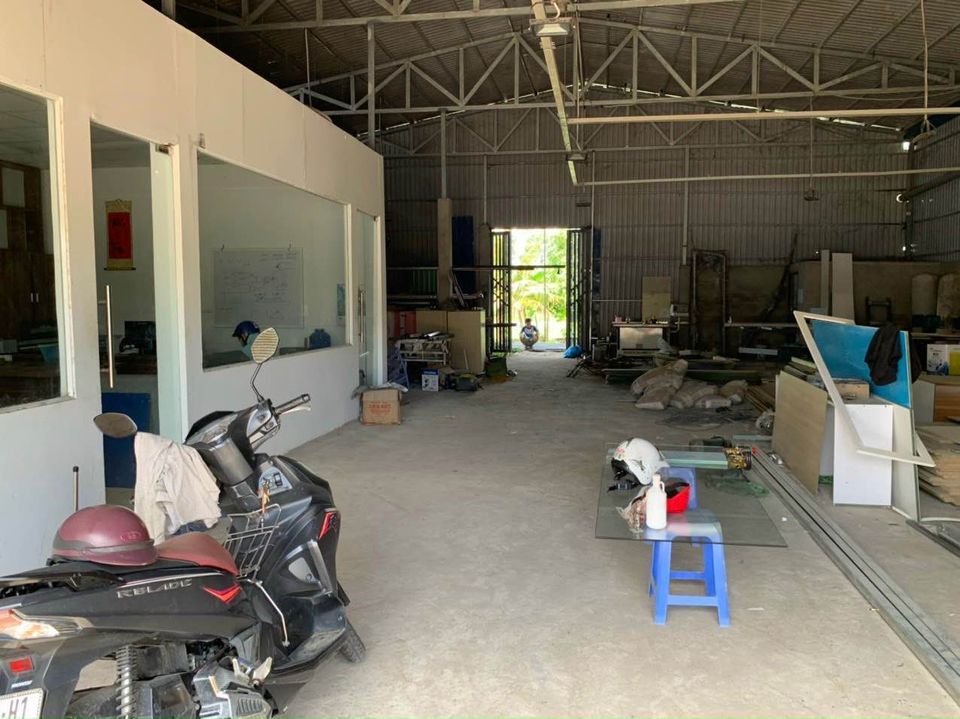 Cho thuê Nhà có sẵn Văn phòng và nhà kho tiền chế gần 700m2 mặt tiền QL91b, Bình Thuỷ