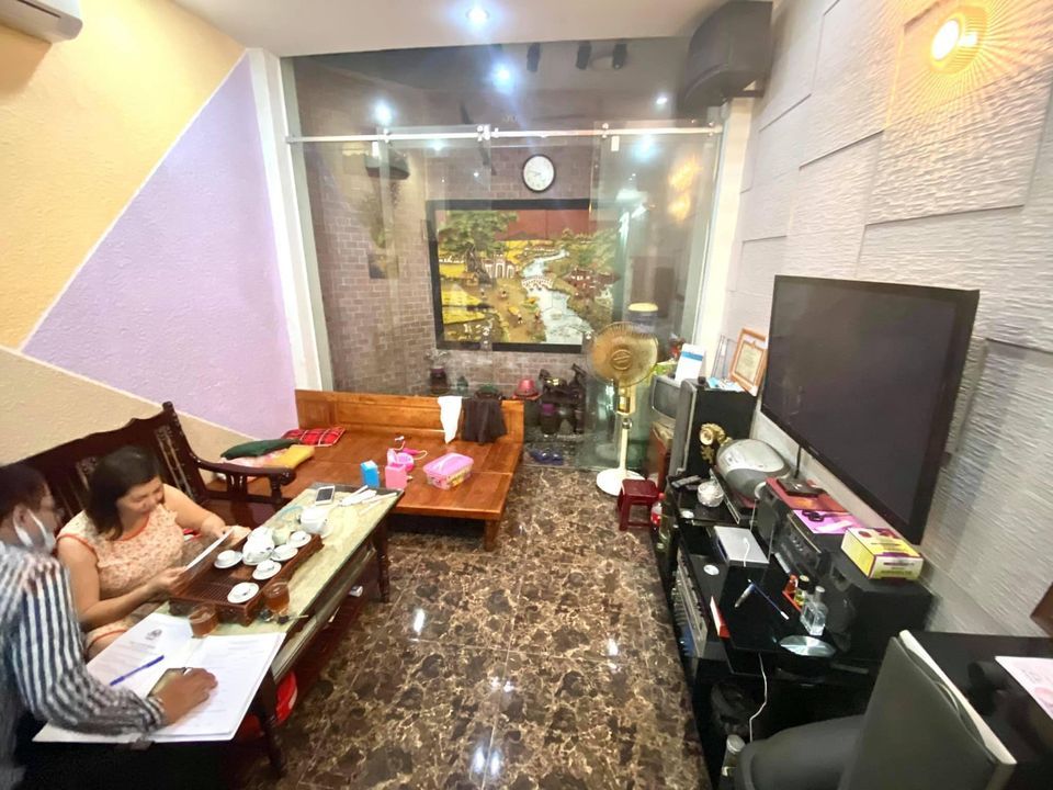 BÁN NHÀ CẦU GIẤY Ô TÔ VÀO NHÀ NHÀ RỘNG HIỆN ĐẠI PHÂN LÔ BỘ QUỐC PHÒNG Trần Cung 51m2 5 tầng