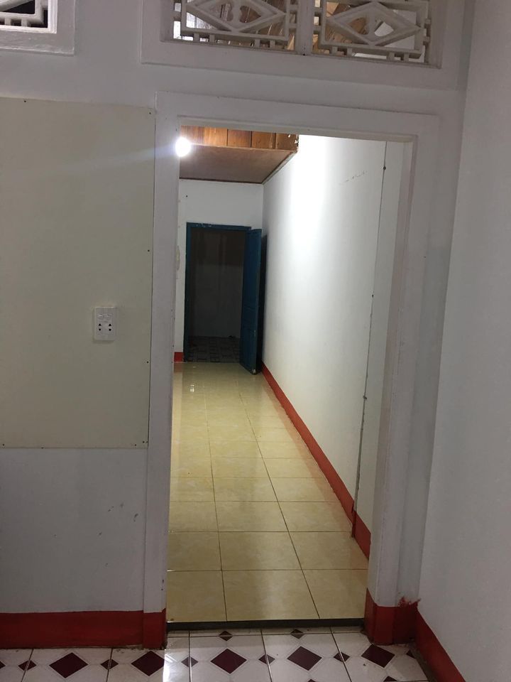 Cho thuê nhà nguyên căn, 1 sân đậu xe, 1 pk, 1 pn có tolet, 1 bếp, 1 vs ngoài. Tổ 2, Nghĩa Thành