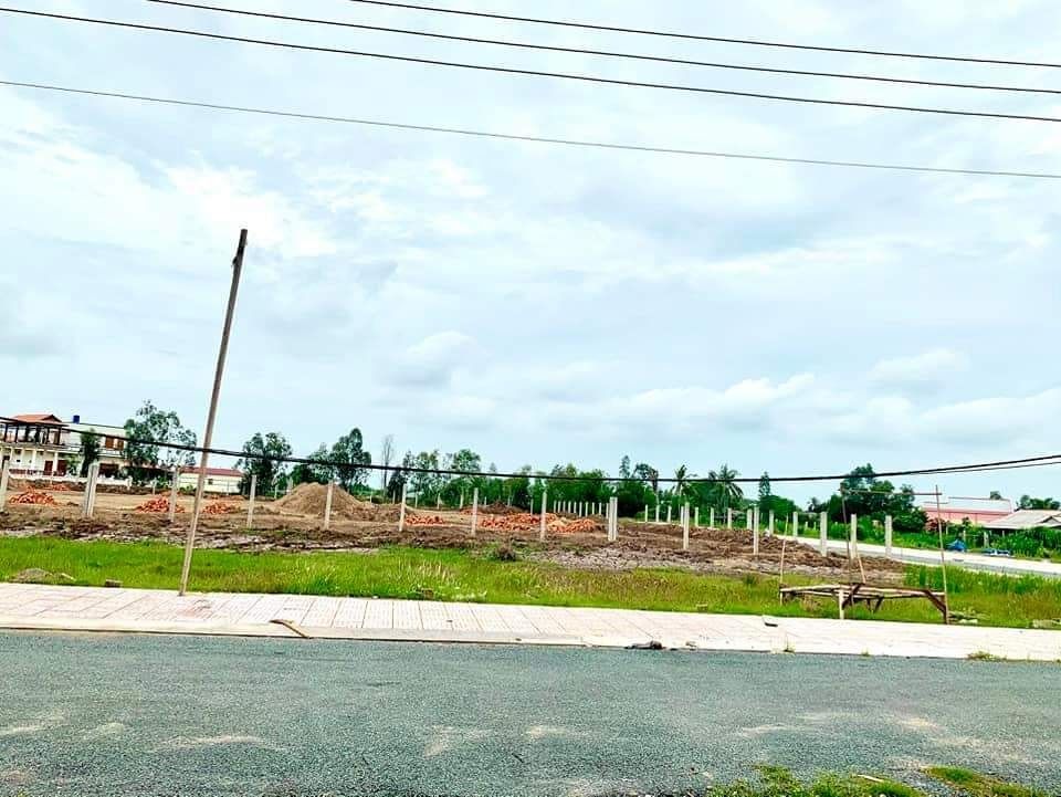 CẦN BÁN GẤP LÔ ĐẤT MẶT TIỀN LIỀN KỀ TRƯỜNG HỌC , CƠ HỘI ĐẦU TƯ LỢI NHUẬN CAO.MẶT TIỀN ĐƯỜNG 12M.