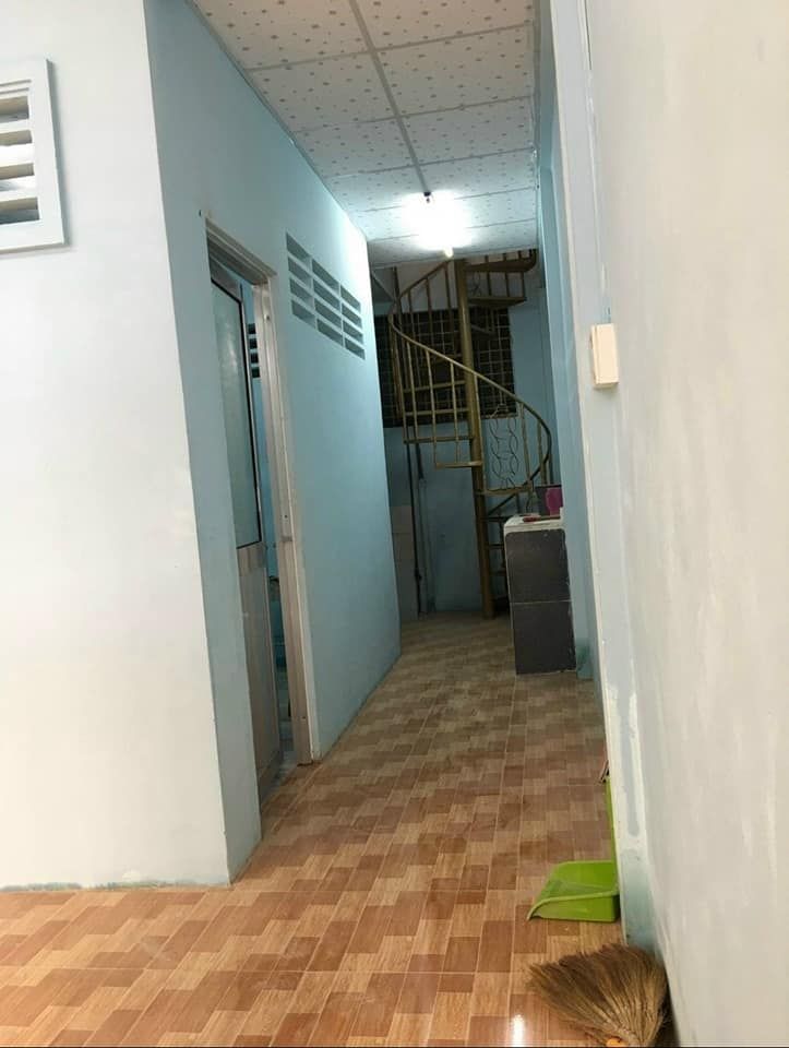 CHO THUÊ NHÀ MẠC THIÊN TÍCH, 3 PHÒNG NGỦ Diện tích 4 x 10 Kết cấu 1 trệt, 1 lầu, 3 phòng ngủ, 2 wc