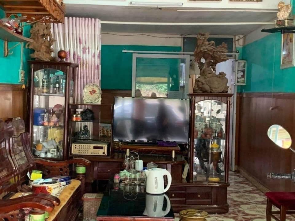 Cần bán nhà cấp 4 TM tiền gồm 3 pn 1pk 1buồng tắm sân phơi thoáng mát tổ 1 phương lâm Hòa Bình