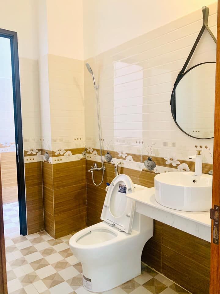 Bán Nhanh Nhà mặt tiền Huỳnh Thúc Kháng Hướng ĐÔNG BẮC Giá 2, xxx tỷ Dt 5,2m*20m