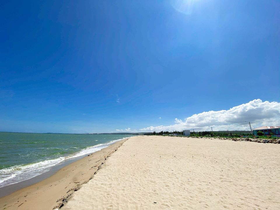 CẦN BÁN GẤP ĐẤT NỀN MẶT TIỀN BIỂN HÒA PHÚ GẦN SÂN BAY QUỐC TẾ PHAN THIẾT SỔ ĐỎ LÂU DÀI.